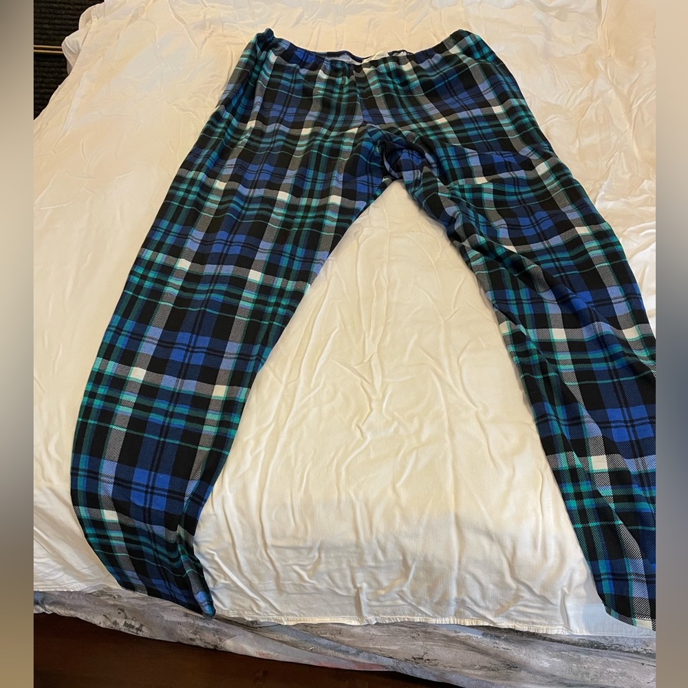 Blue plaid plus size leggings
